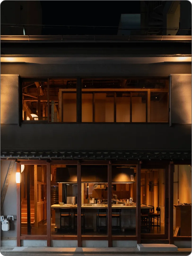 新栄 屋根裏